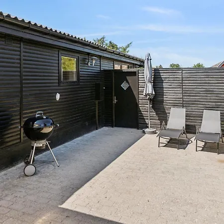 Holiday home Arlina - 750m From The Sea In Sealand By Interhome